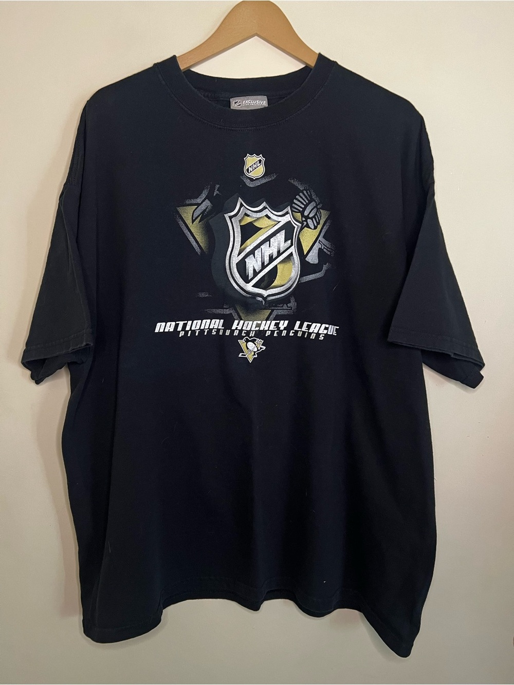 Vintage NHL Exclusive Club Collection Pittsburgh Penguins Hockey T Shirt 2XL